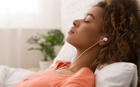 User testimonial discussing daily use of the Genius Brain Signal digital audio